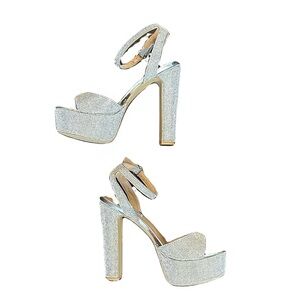 Steve Madden Size 8 Rhinestone Silver Platform Open Toe Sandal Platform Heels